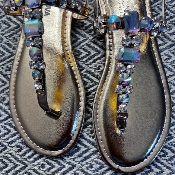 Rose gold flat sandals with gemstones - Picture 13 of 16